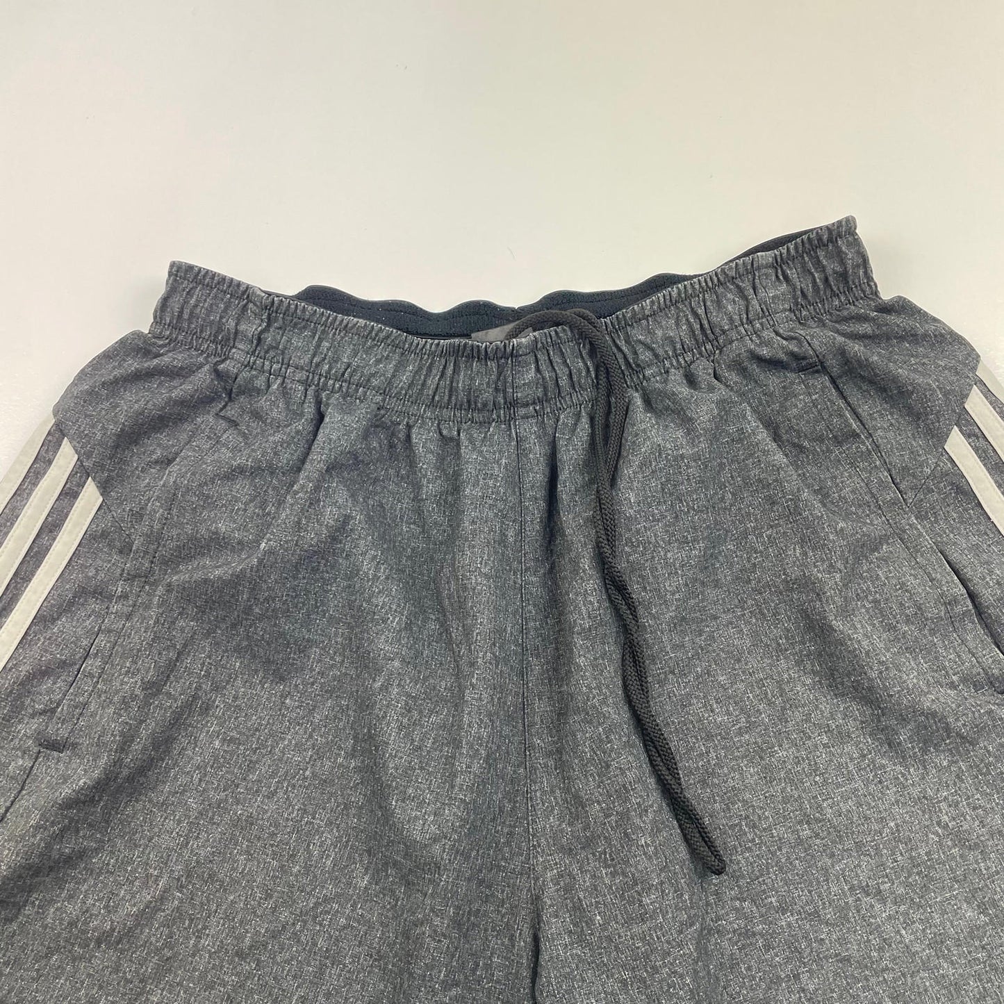 Men’s ADIDAS Grey 3-Stripe Athletic Sport Shorts , Size L