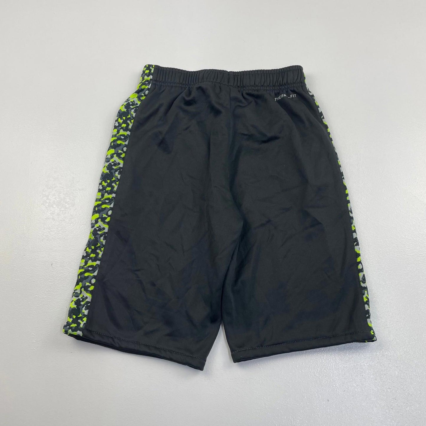 NIKE Therma-Fit Athletic Shorts Camo Trim Grey Boys Large
