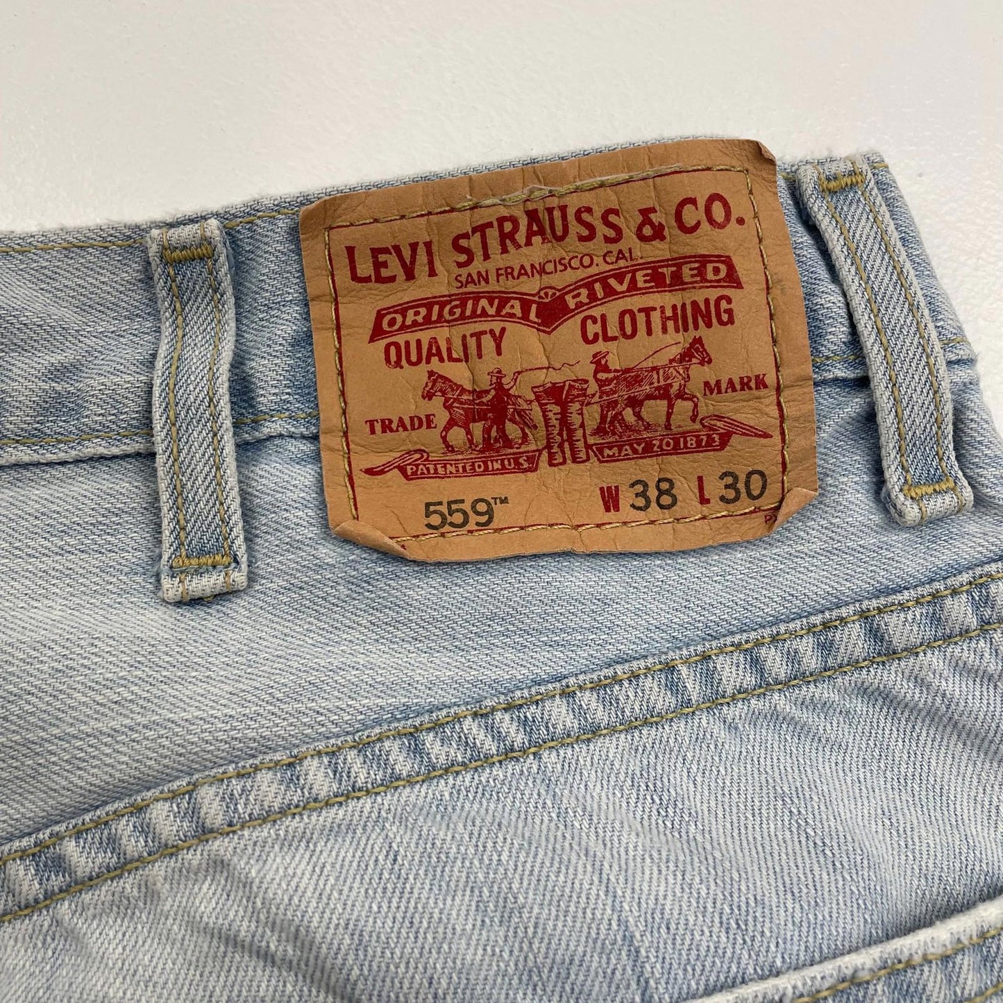 LEVI'S 559 Relaxed Straight Jeans Light Wash Distressed Blue Mens 38 X 30