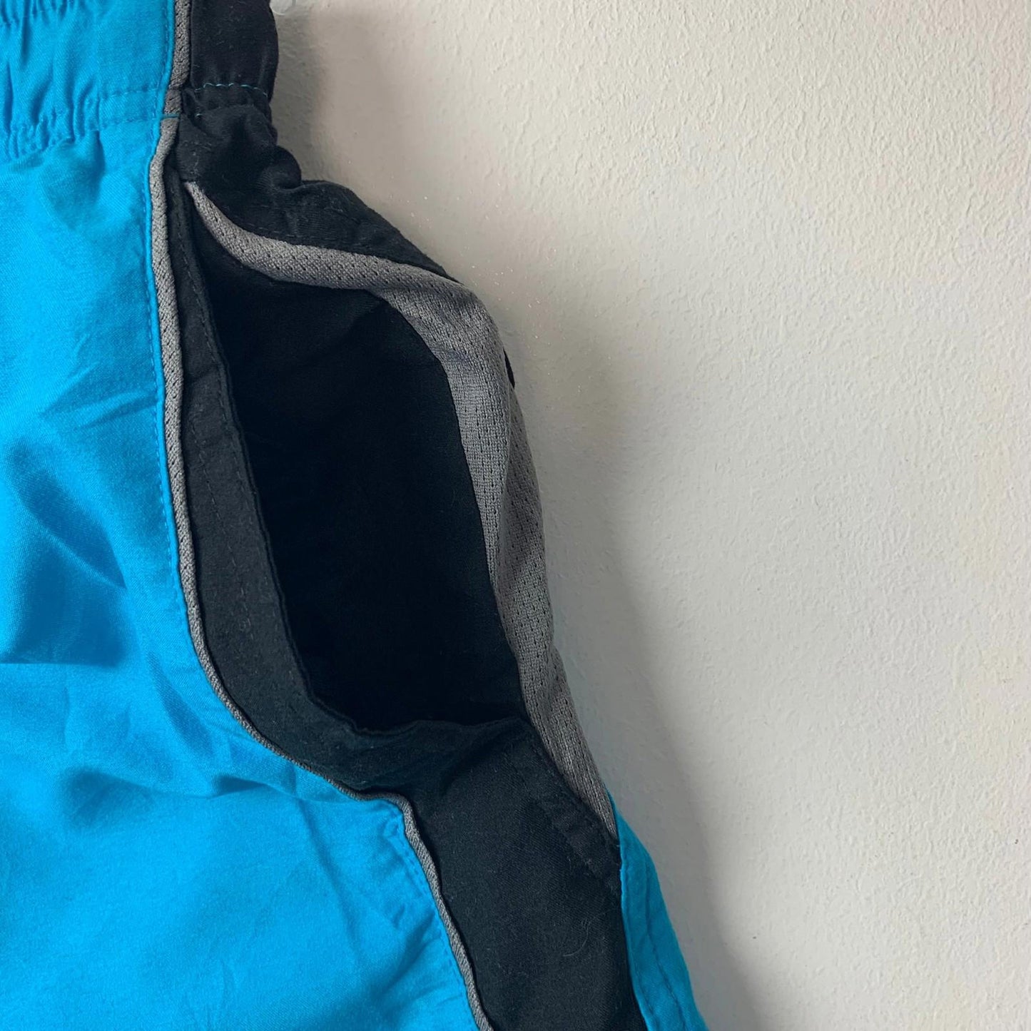 NIKE Swim Shorts Quick Dry Mesh Lined Blue Black Mens Medium