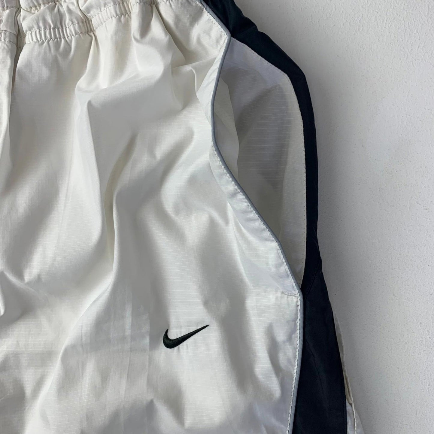 Nike Shox Board Shorts Elastic Waist White Black Mens L