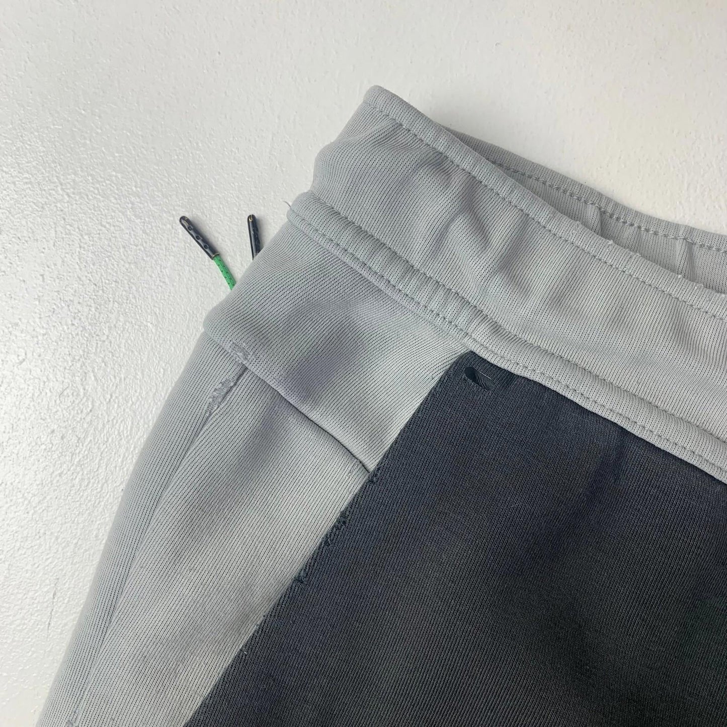 Nike Tech Fleece Joggers Grey Black Activewear Trousers Mens Size S