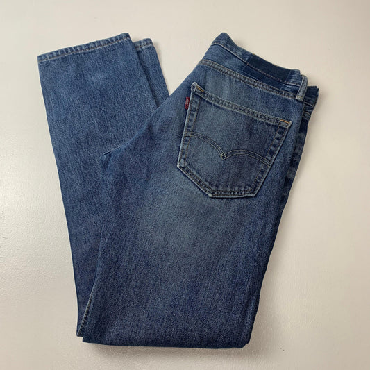 Mens LEVIS Jeans / W30 L31 / Mid Blue / Straight Fit