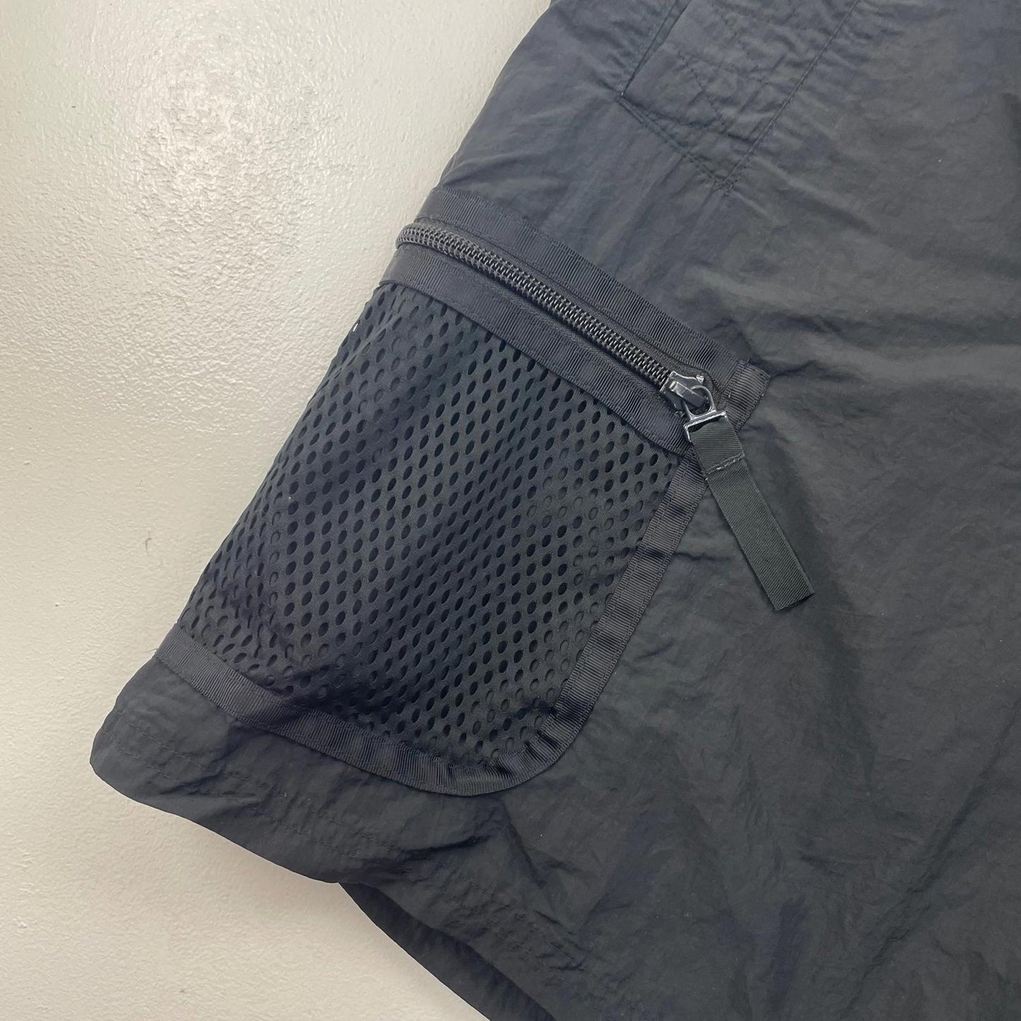 Adidas Cargo Shorts Drawstring Black Mesh Pockets Mens XS