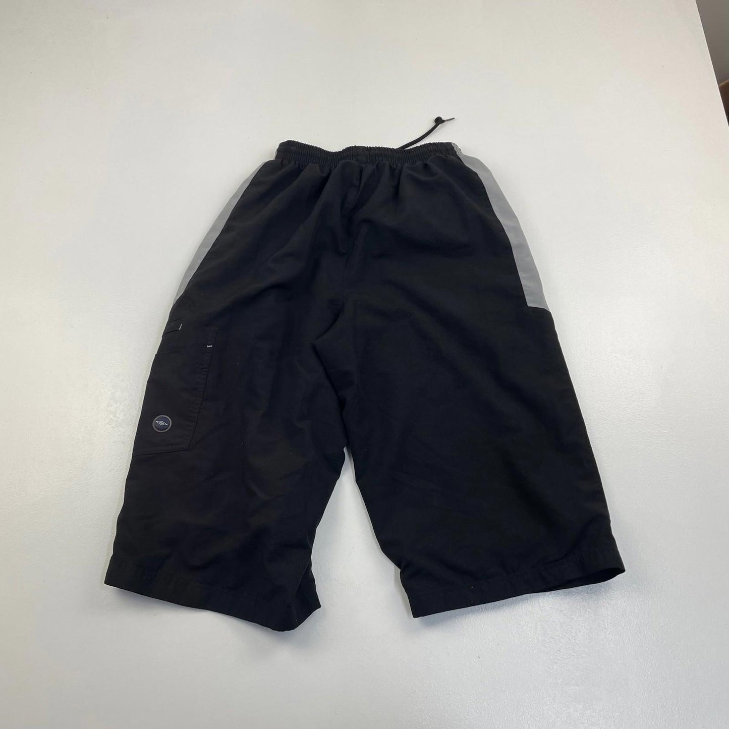 UMBRO 3/4 Length Athletic Shorts Casual Black Men's Size Small