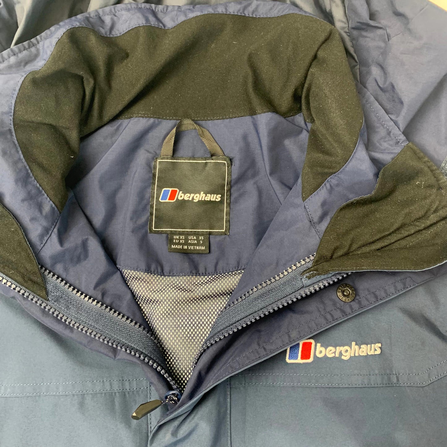 Mens BERGHAUS GORETEX Jacket / Blue / XS / Hiking / Trekking/ Camping / Walking