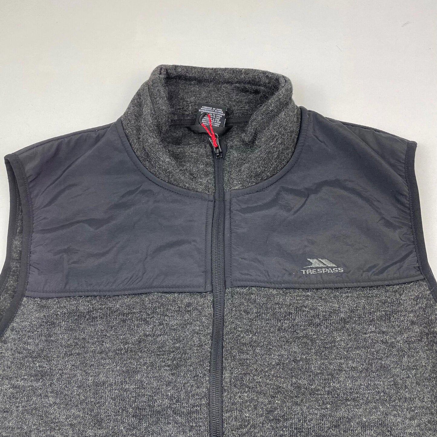 BNWT TRESPASS AIR TRAP 300 Men’s Grey Gilet Fleece Jacket , Size Large