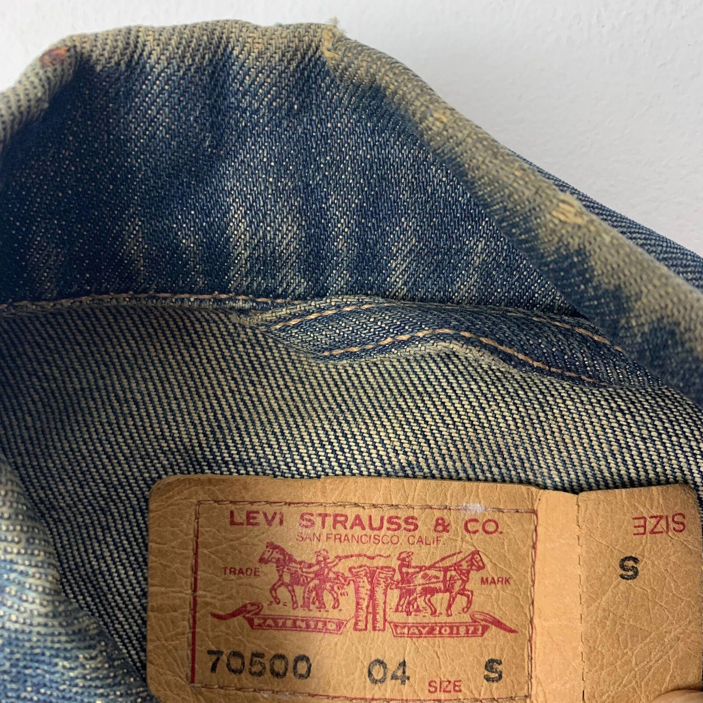 Women’s LEVIS Denim Jacket / Small / Blue / 70500 04