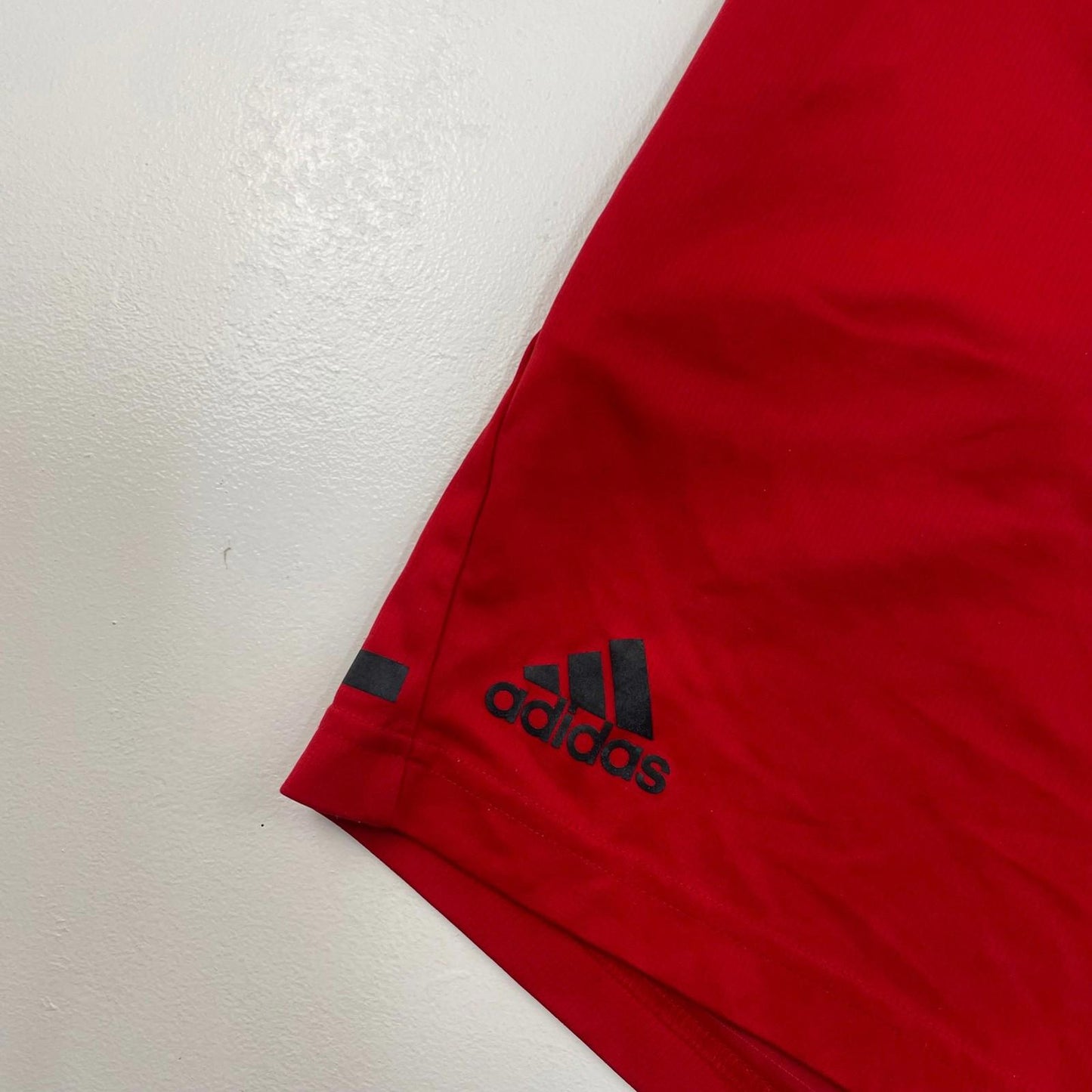 ADIDAS Climachill Activewear Shorts Breathable Athletic Red Mens Medium