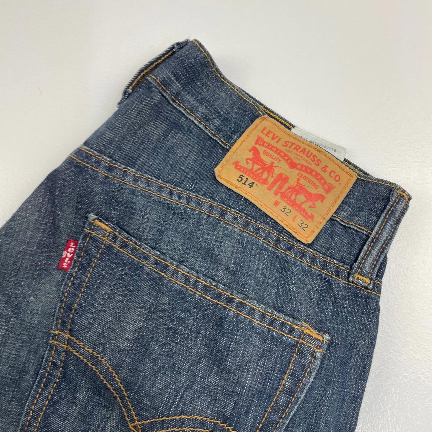 LEVI'S 514 Slim Straight Jeans Mid Wash Denim Classic Style Blue Mens W32 L32