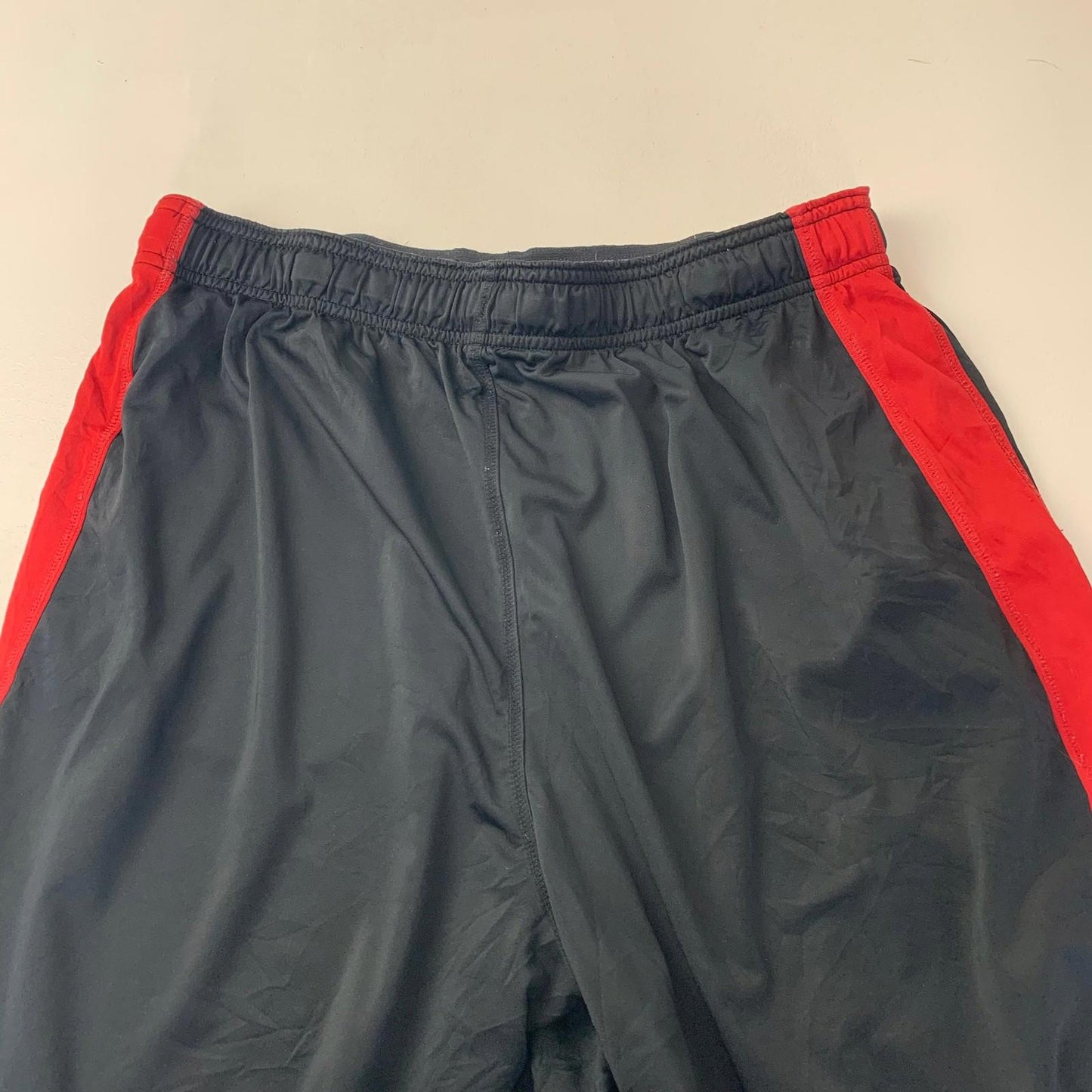 NIKE Activewear Shorts Athletic Sports Black Red Mens M