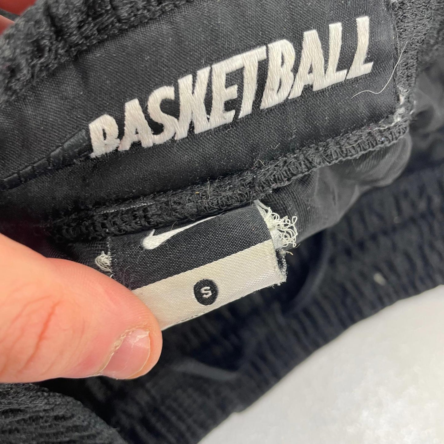 NIKE Basketball Shorts Dri-FIT Black Mesh Athletic Sportswear Mens S