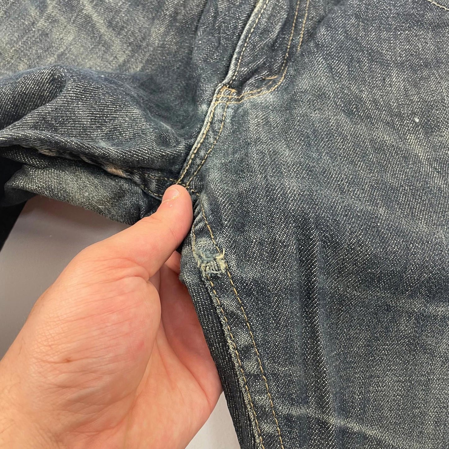 LEVI'S 514 Straight Leg Mid Wash Denim Jeans Classic Casual Blue Mens 33 X 32