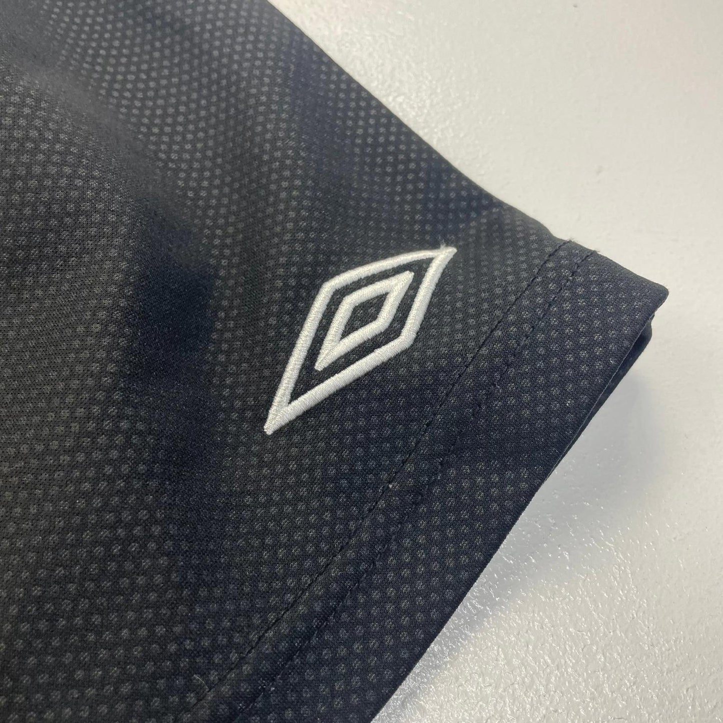 Umbro Activewear Shorts Athletic Black Elastic Waist Men's Size L