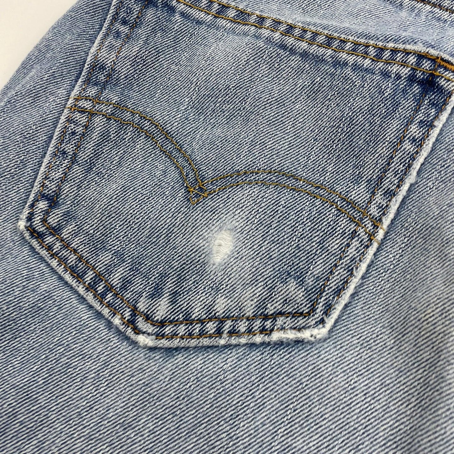 LEVI'S Jeans Straight Distressed Light Wash Denim Mens 36 X 32