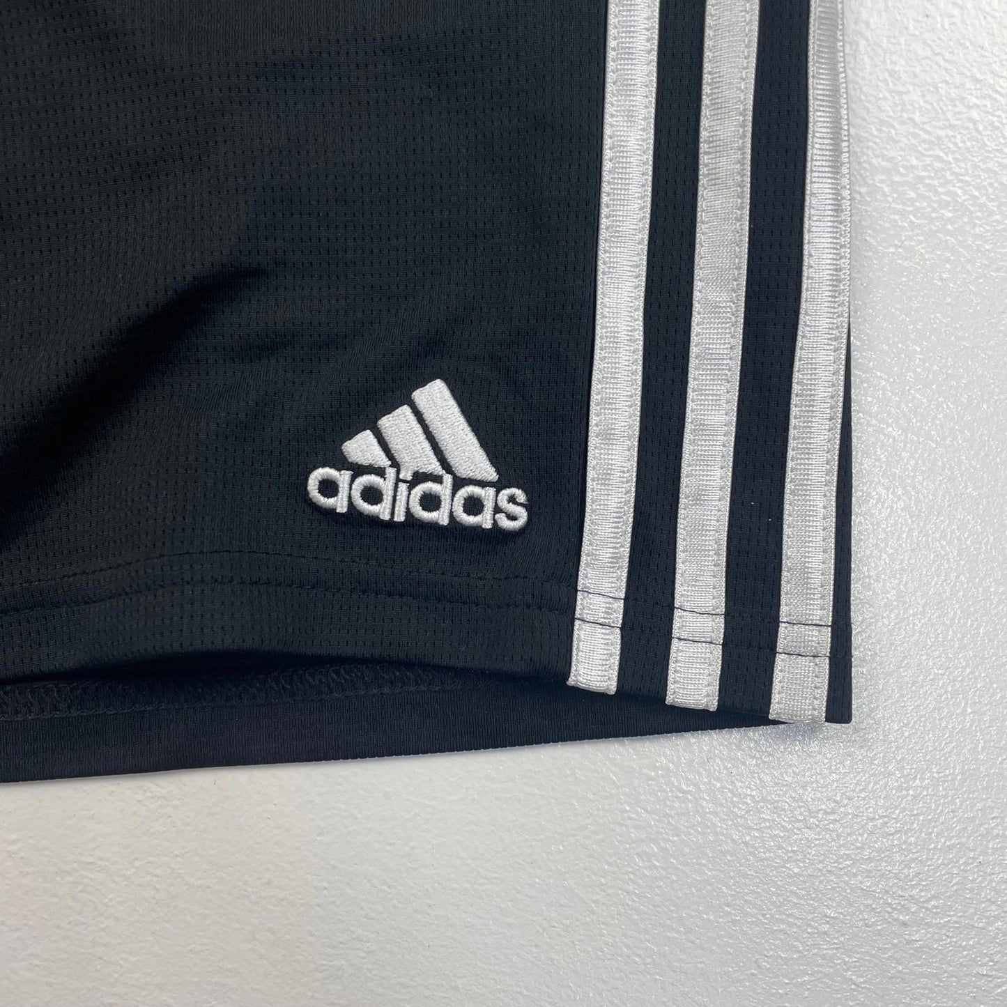 ADIDAS Boys Activewear Shorts Black Three Stripe Sports Youth L (14/16)
