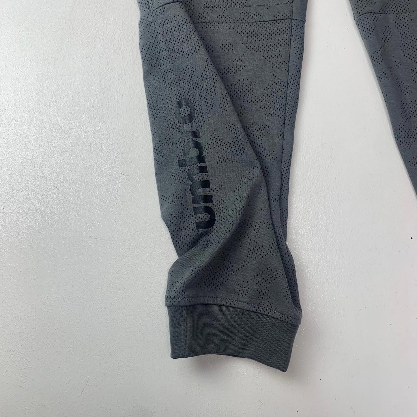 Umbro Activewear Trousers Jogger Style Patterned Grey Boys Size XL-16/18