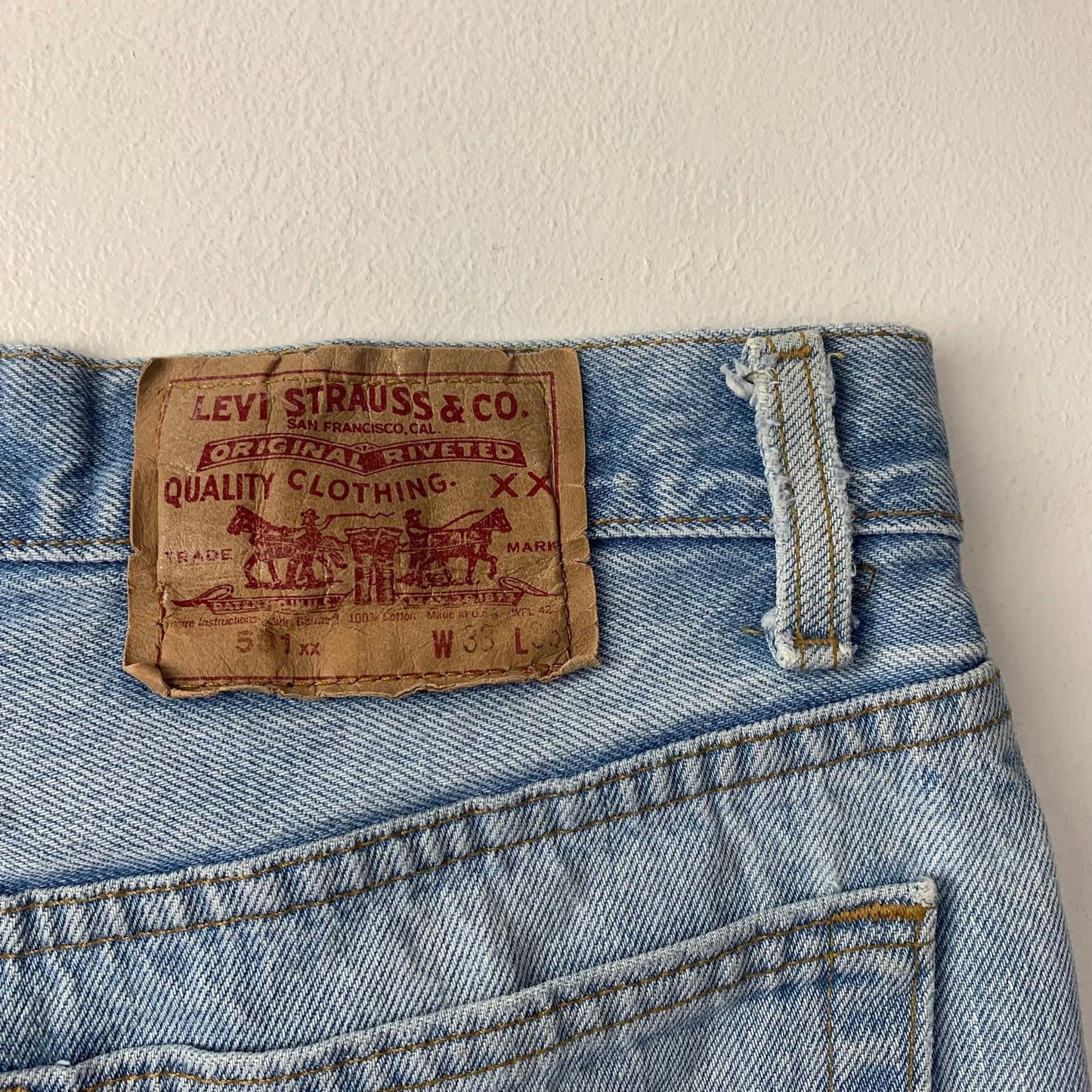 Levi's Denim Shorts Button Fly Light Wash Casual Blue Mens W33
