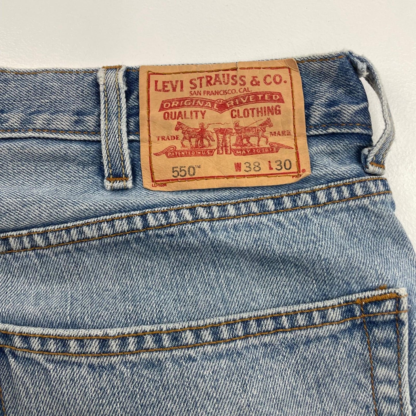 LEVI'S 501 Jeans Relaxed Fit Vintage Light Blue Denim Mens Size 38 X 30