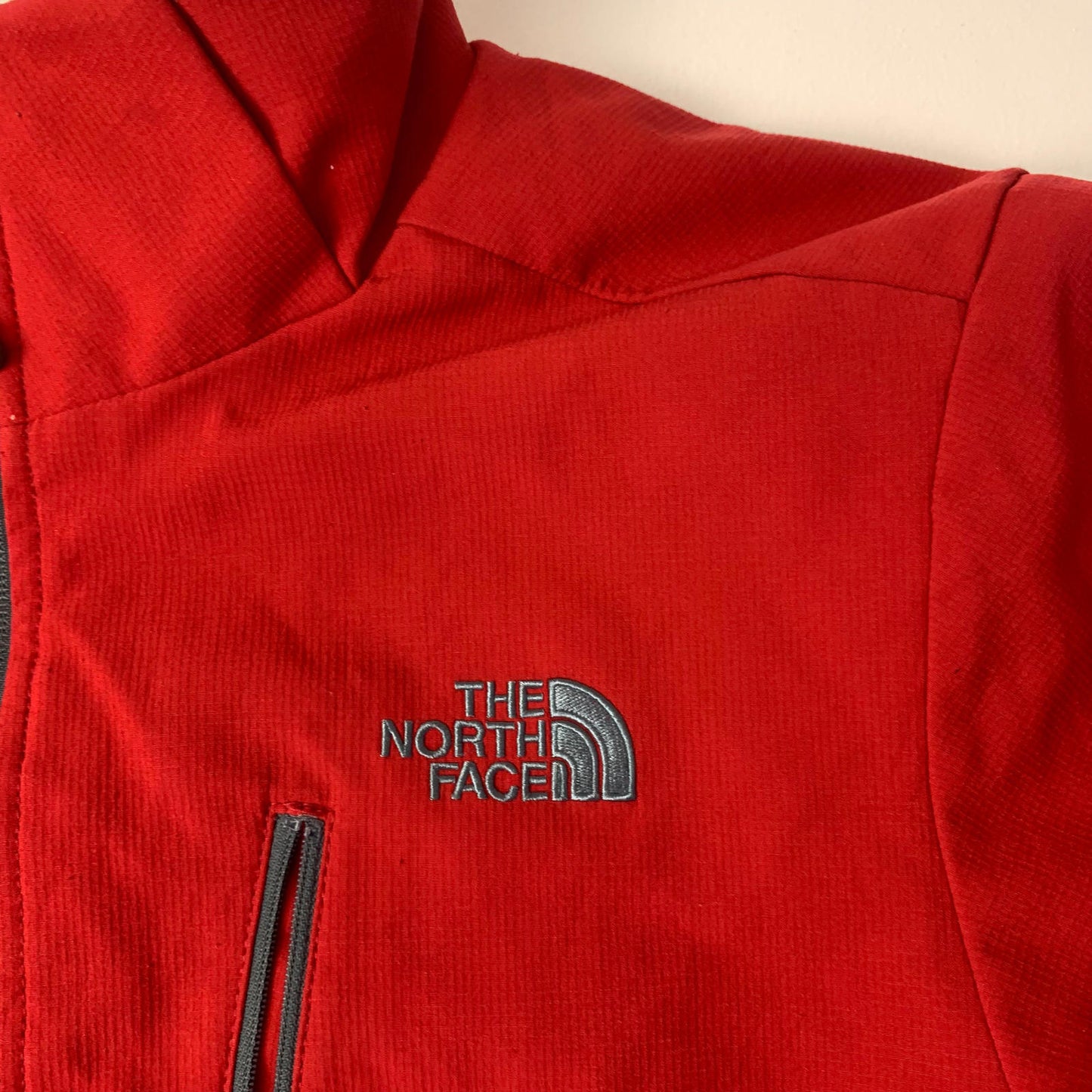 Mens THE NORTH FACE Padded Jacket / Large / Grey & Red